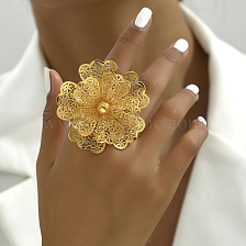 Elegant Middle Eastern Style Flower Cutout Ring for Wedding Party