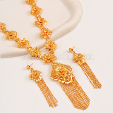 Gold-plated European and American elegant fashion exaggerated chain tassel jewelry set.