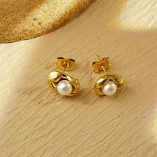 Elegant stainless steel pearl earrings for daily wear, suitable for ladies.