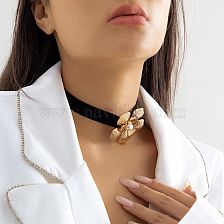 Simple Style Classic Style Flower Imitation Pearl Iron Irregular Three-dimensional Straps Fabric Women'S Choker