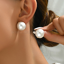 Fashionable Copper Material Large Pearl Earrings for Women's Banquet Party Wear.